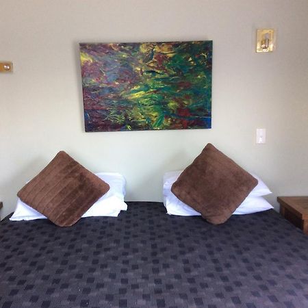 อชูเร คาปิติ คอร์ต โมเทล Motel ปาราปาราออมู ภายนอก รูปภาพ